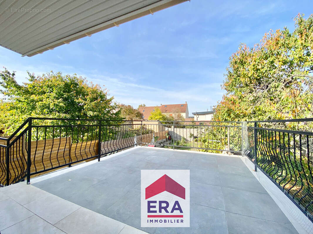 Maison à SARTROUVILLE