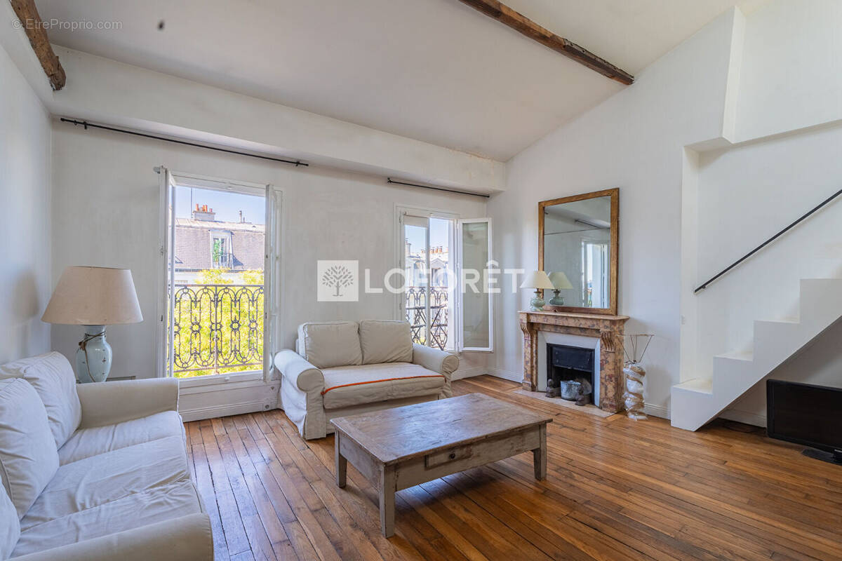 Appartement à PARIS-17E