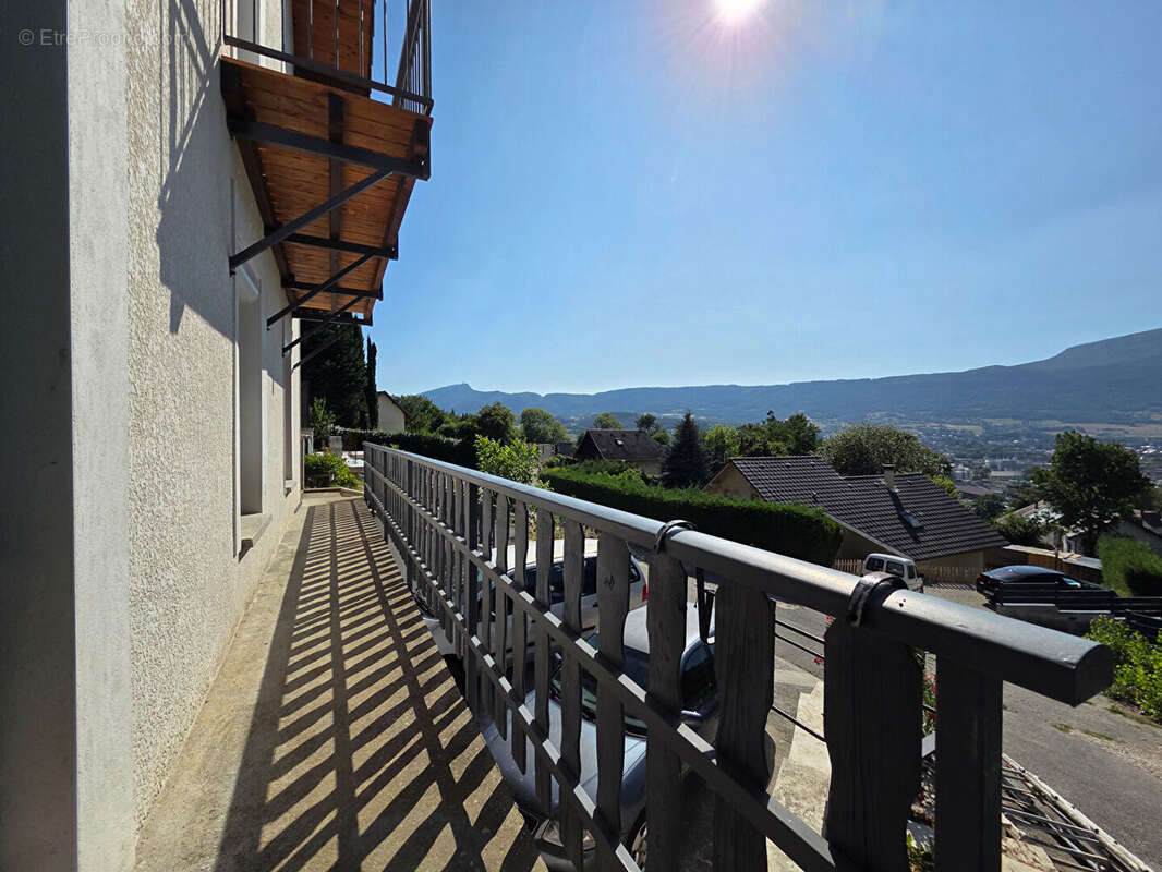 Maison Chambery 6 pièce(s) 141 m² et 559 m2 de terrain - photo 4
