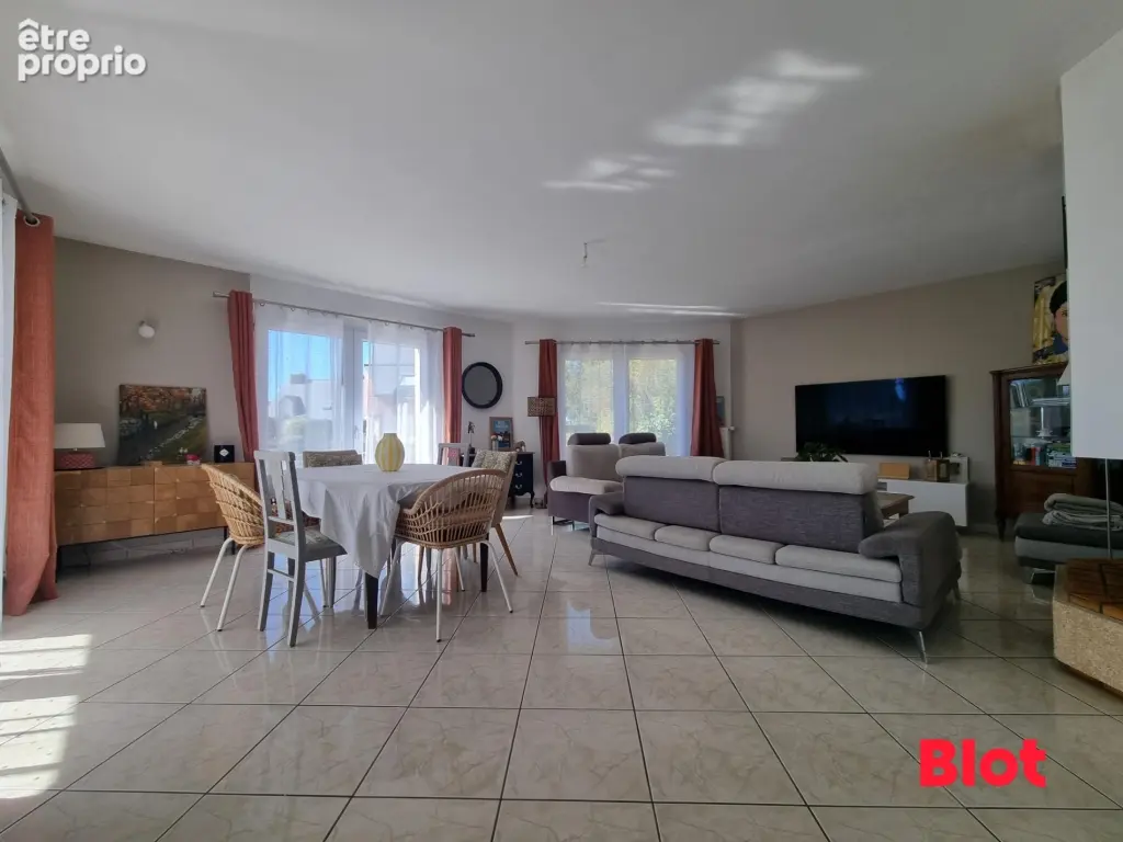 Maison 6 pièces 135 m² à vendre à Vezin-Le-Coquet (35132) - photo 3