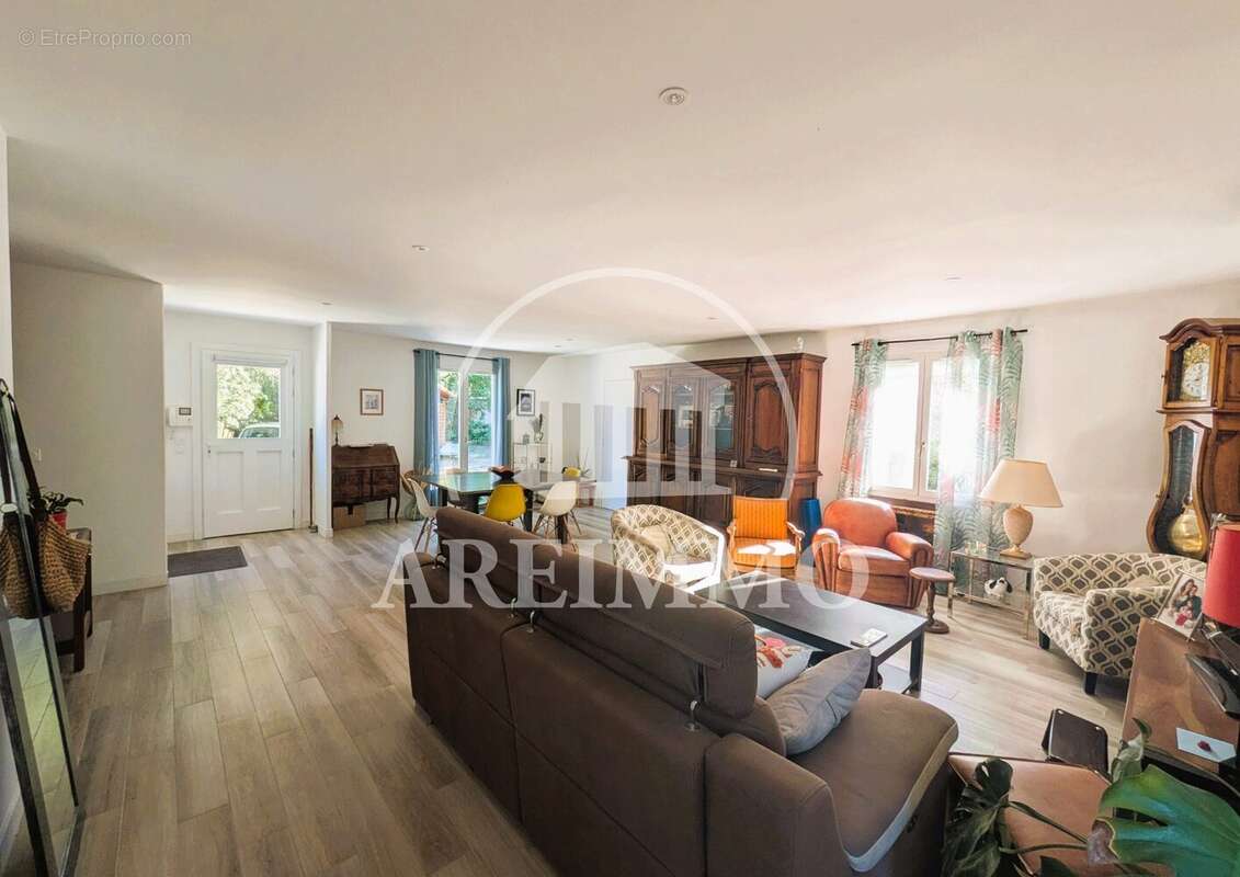 Maison 103 m² à Saint-Martin-De-Londres  - photo 9