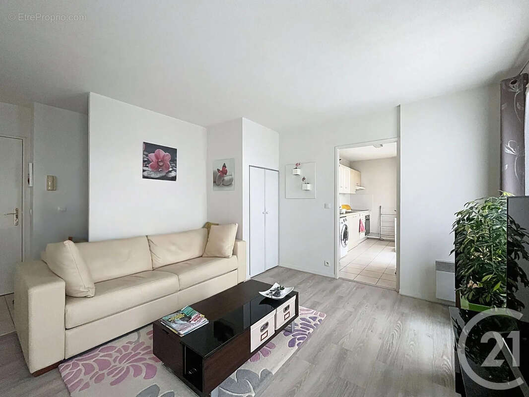 Appartement à MOISSY-CRAMAYEL