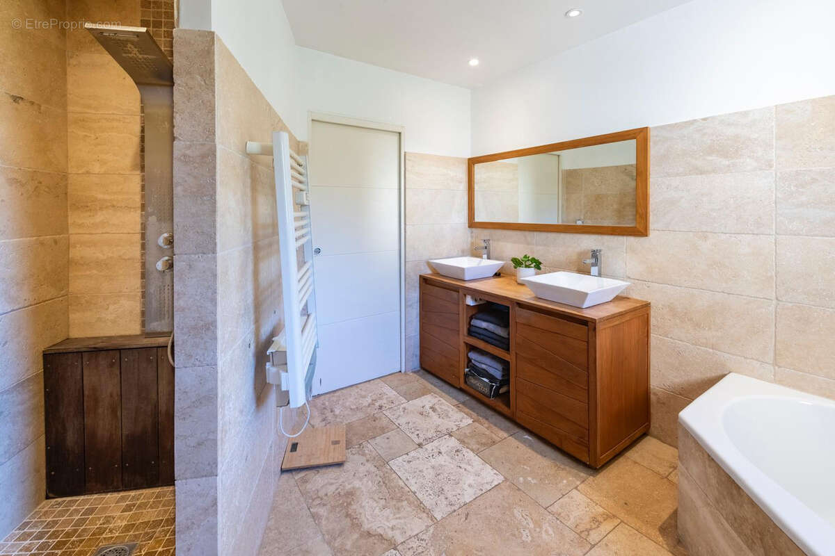 Maison à PUGET-SUR-ARGENS