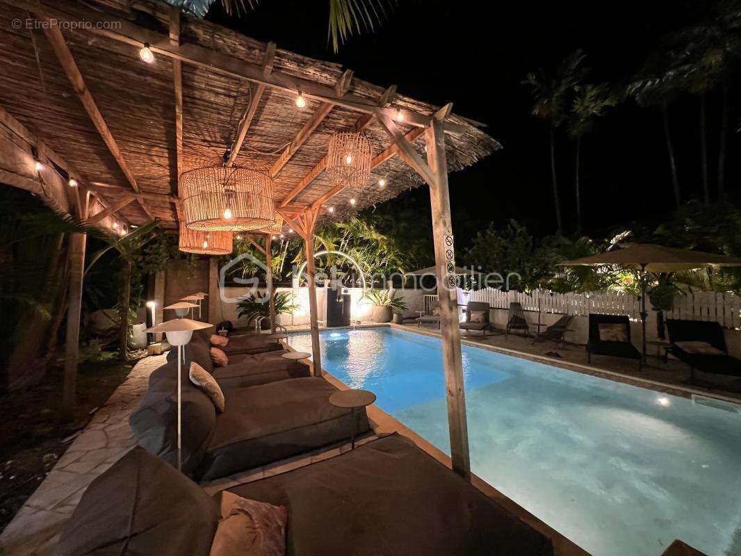 Commerce à SAINTE-ANNE