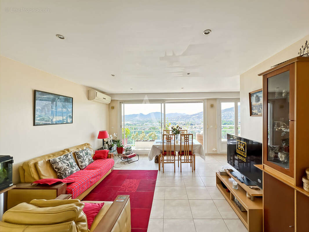 Appartement à LE CANNET