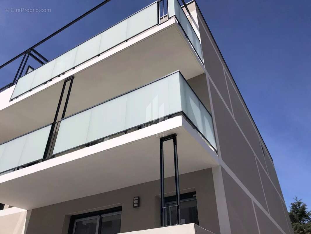 Appartement à SAINT-MARTIN-D'HERES