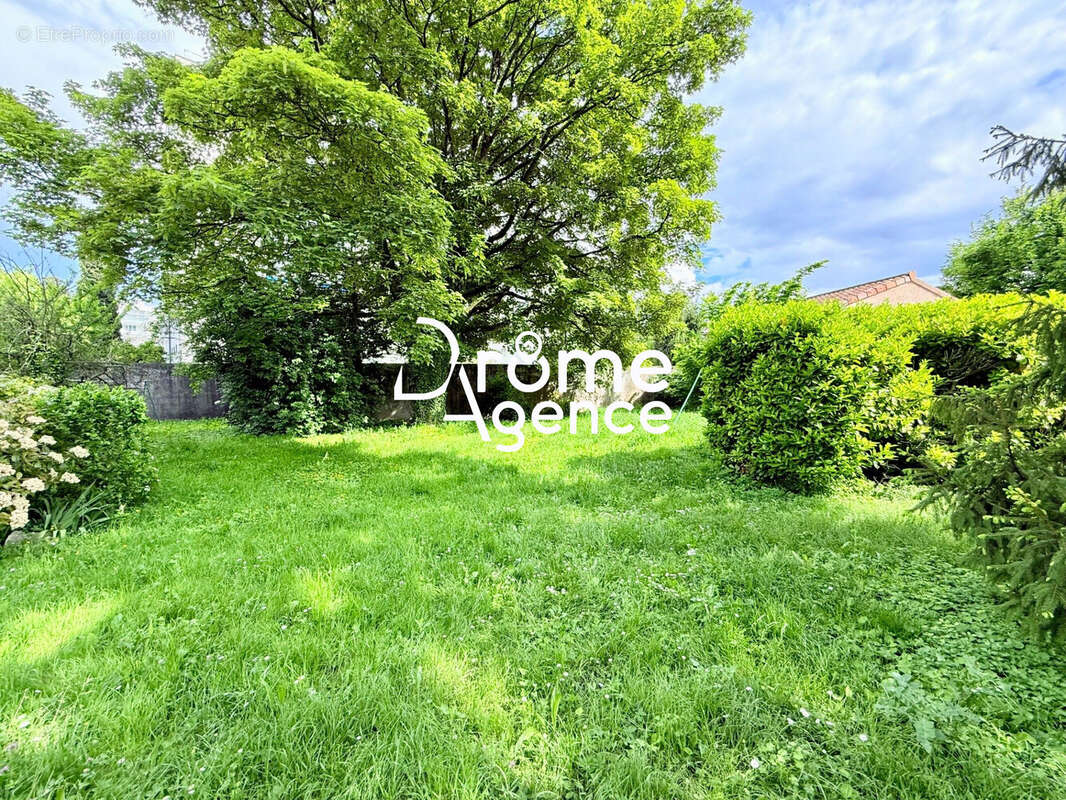 Maison 159 m² à Bourg-Les-Valence  - photo 4