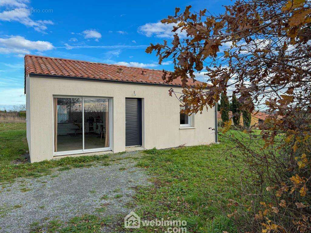 Contactez le 06 24 66 77 26 pour organiser une visite. - Maison à MONTOURNAIS