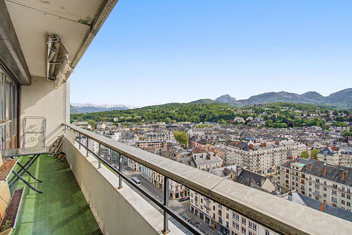 T3 65 m²  14ème étage - LE CENTENAIRE - Balcon filant et cave - photo 2