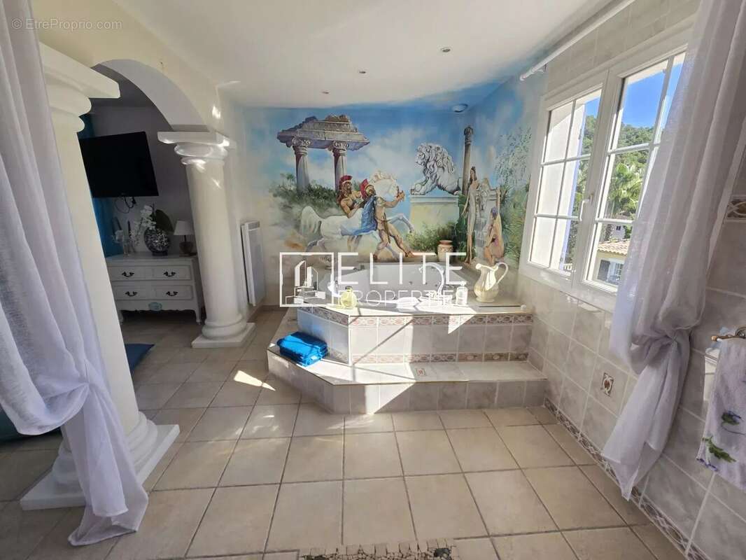 Maison à LES ADRETS-DE-L'ESTEREL