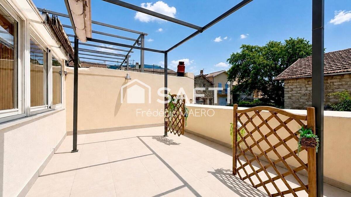 Appartement 64 m² à Saint-Andre-Les-Alpes  - photo 1