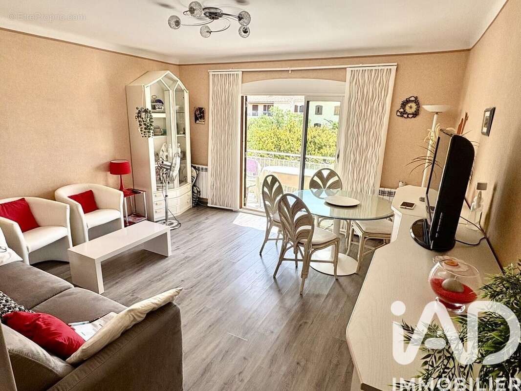 Appartement 48 m² à Saint-Cyr-Sur-Mer  - photo 3
