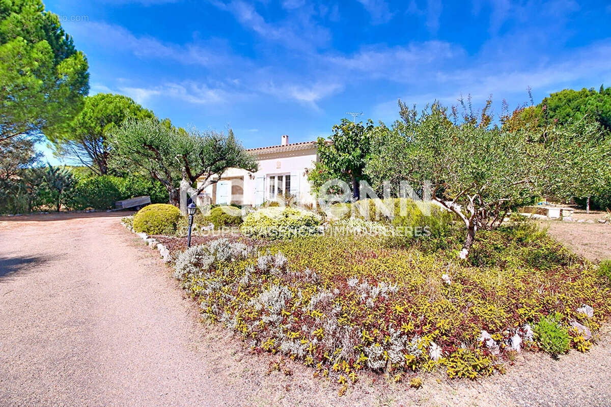 Maison à VILLECROZE