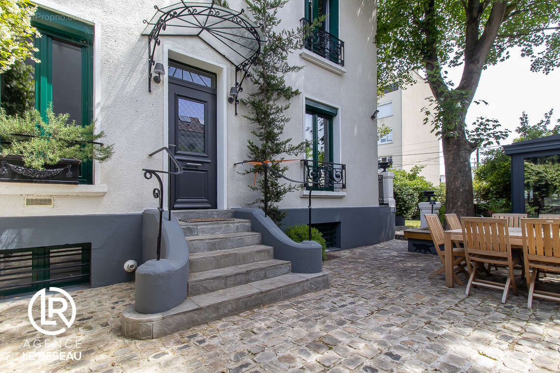 Maison à LE PERREUX-SUR-MARNE