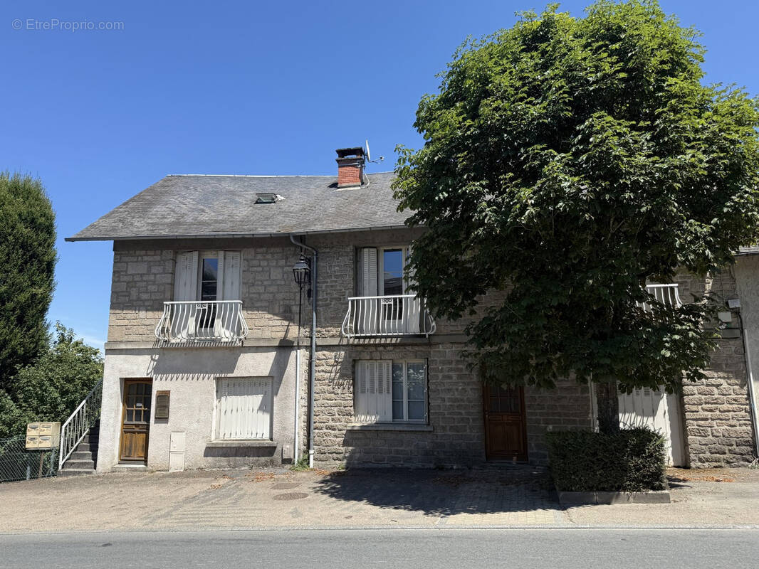 Appartement à UZERCHE