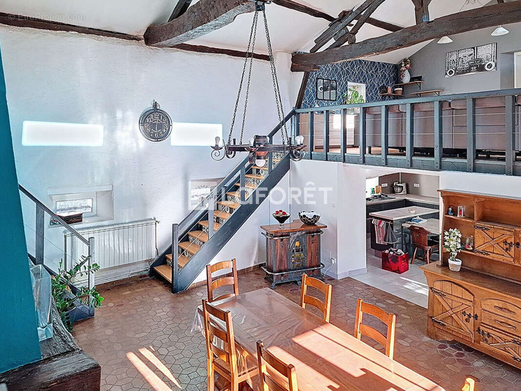 Maison à BELLEVILLE