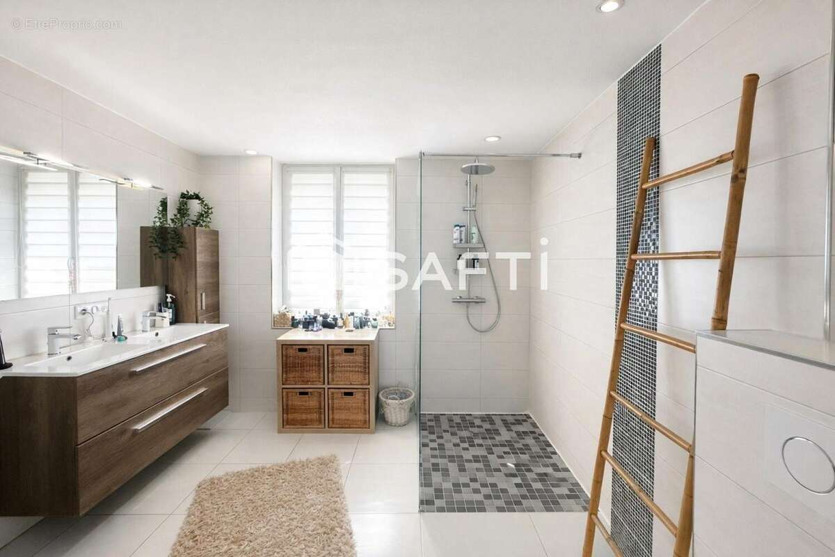 Photo 9 - Commerce à SAINT-LOUIS