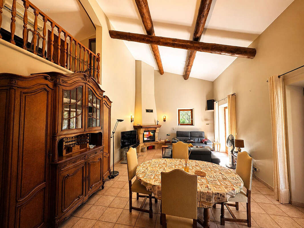 Maison à GRIGNAN