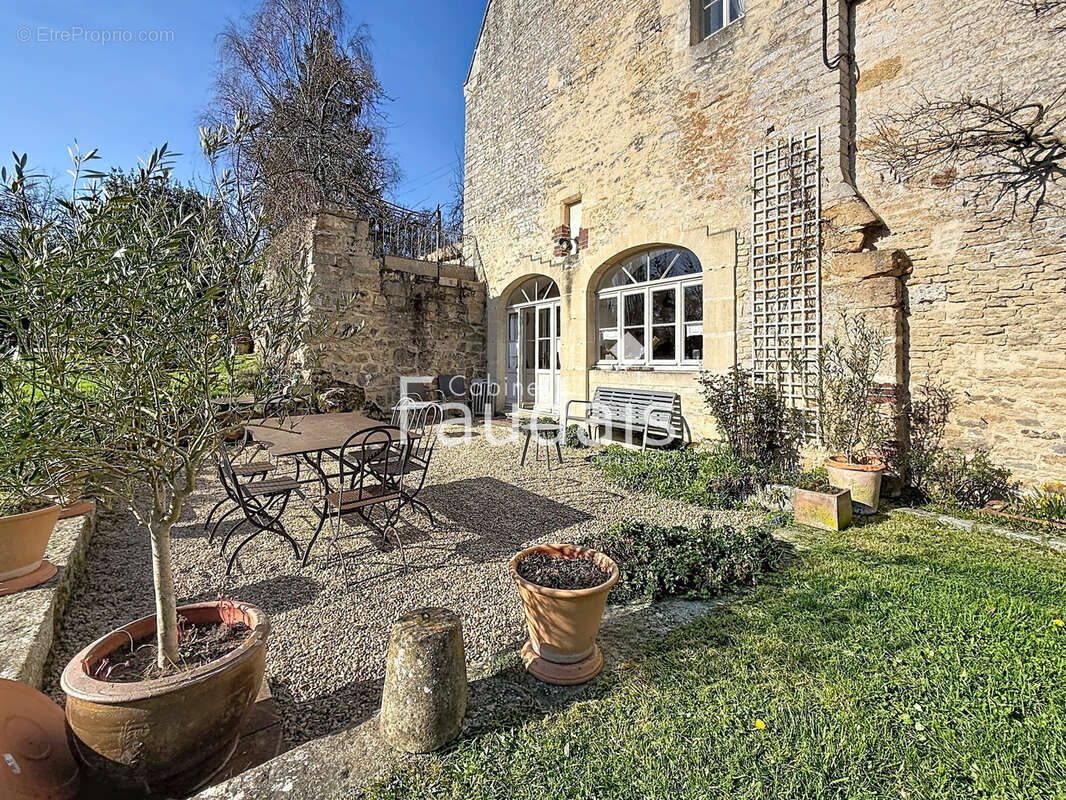 Maison à VERSAINVILLE