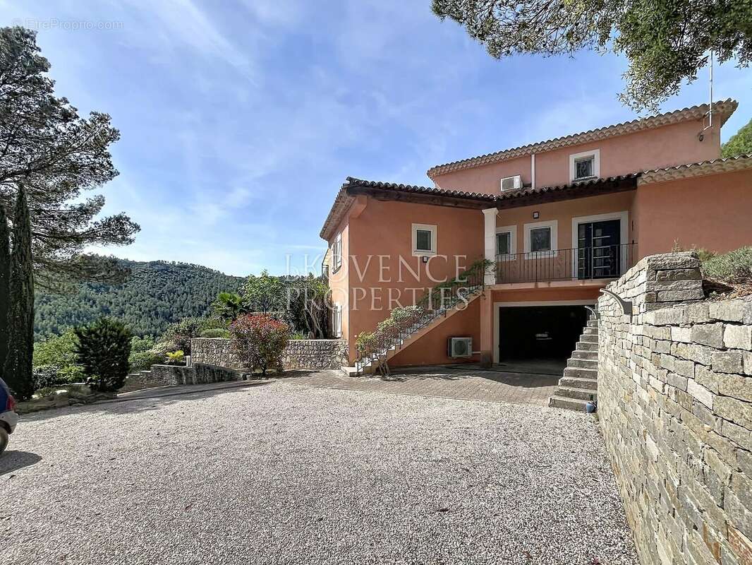 Maison à CORRENS