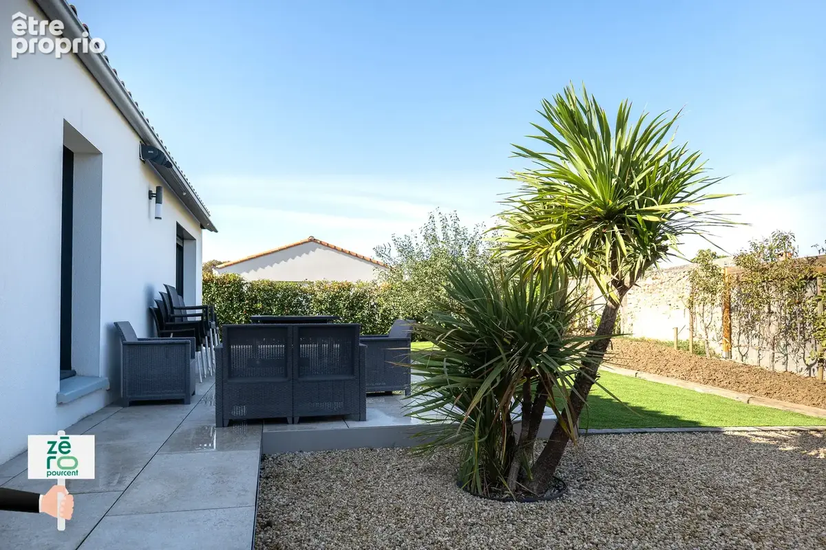 Ensemble immobilier récent de plain-pied à Saint-Michel-en-l’Herm   Maison de 110 m2 et logement indépendant - photo 17