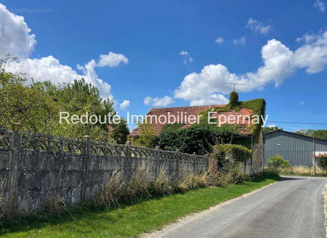 Maison à GIVRY-LES-LOISY