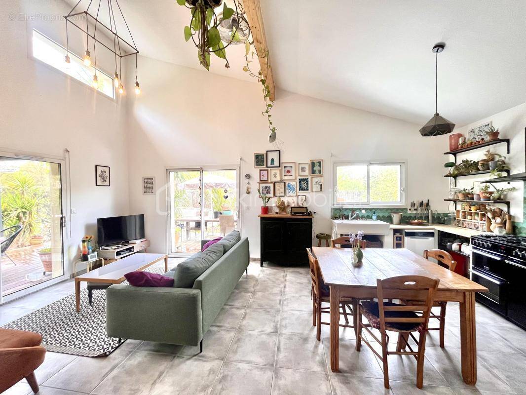 Maison à GRAYAN-ET-L'HOPITAL