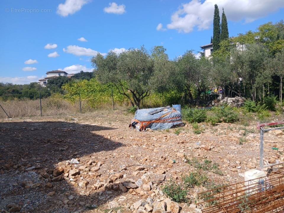 Terrain à COURNONTERRAL