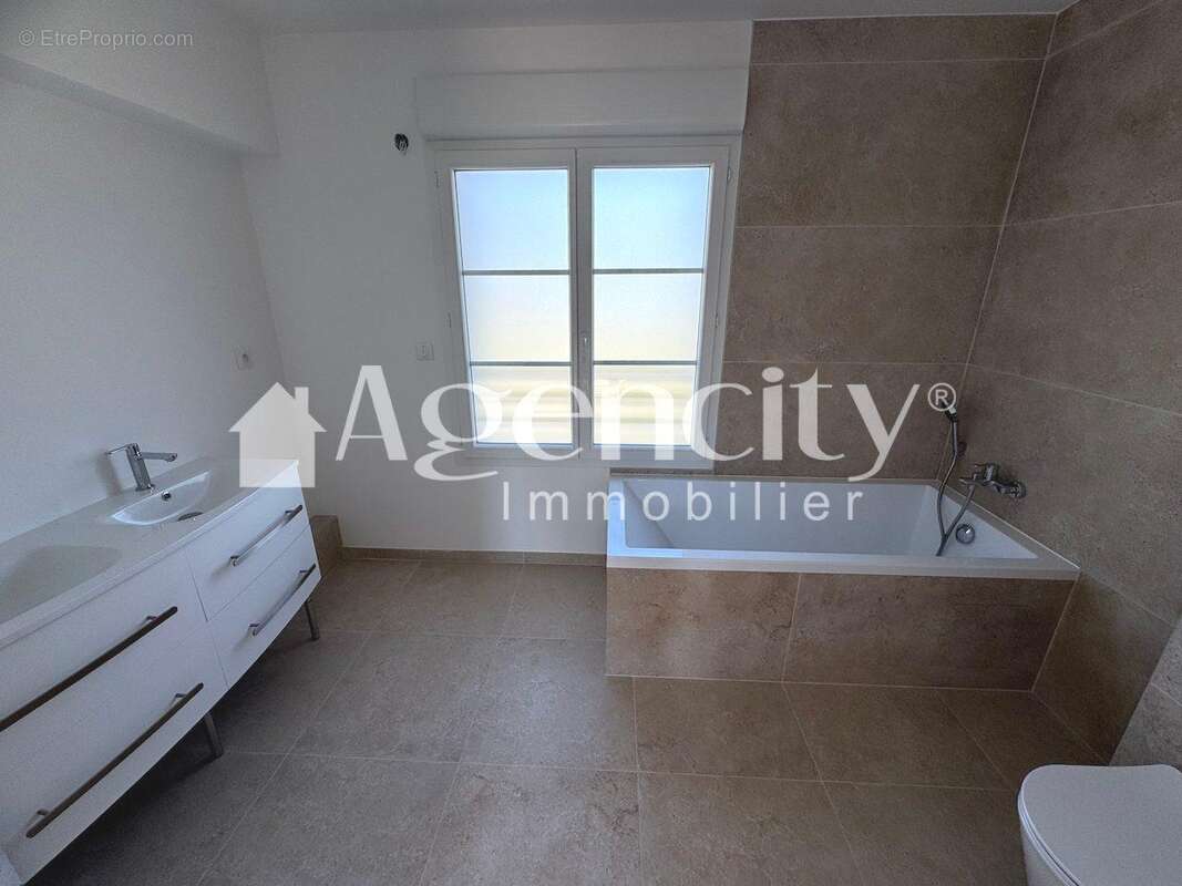 Maison à BUSSY-SAINT-GEORGES