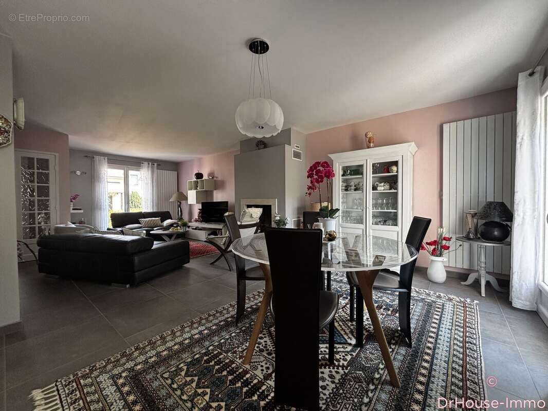 Maison 131 m² à Saint-Cyr-En-Val  - photo 4