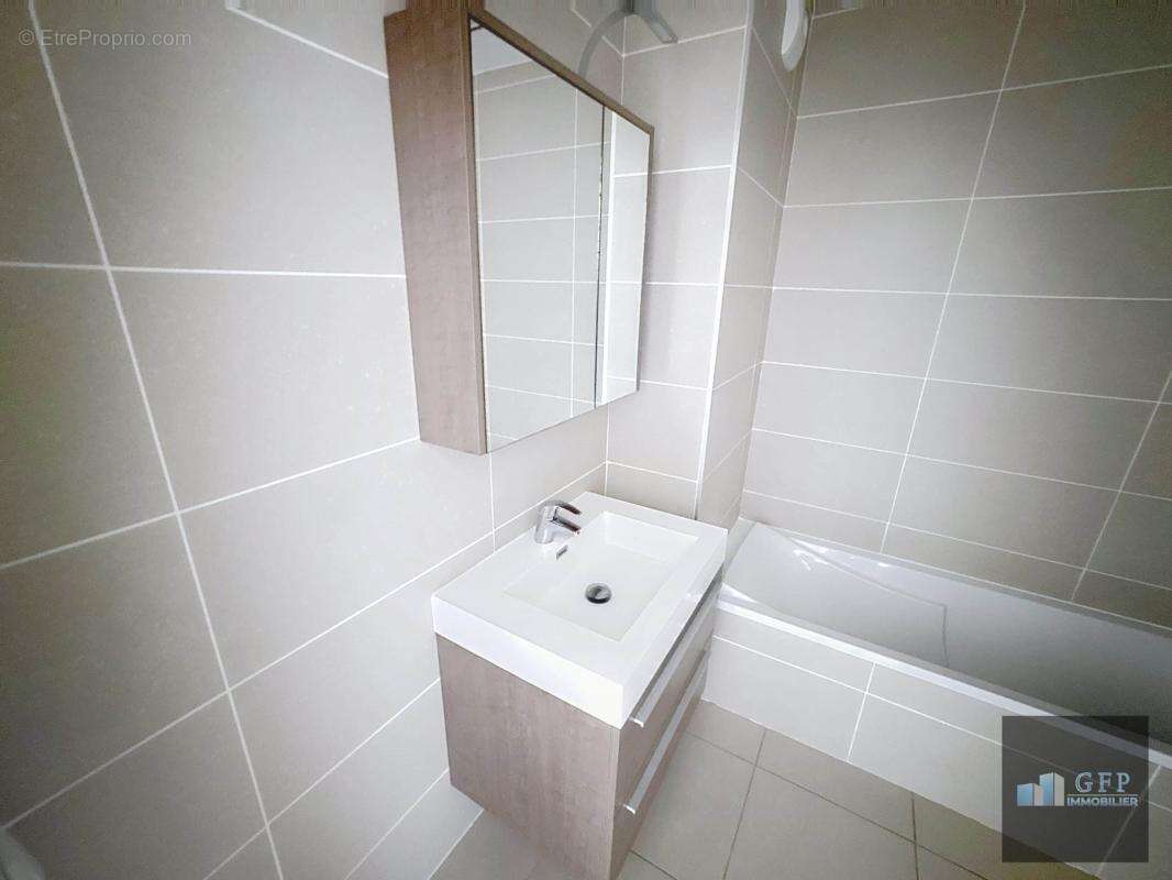 Appartement à BORMES-LES-MIMOSAS