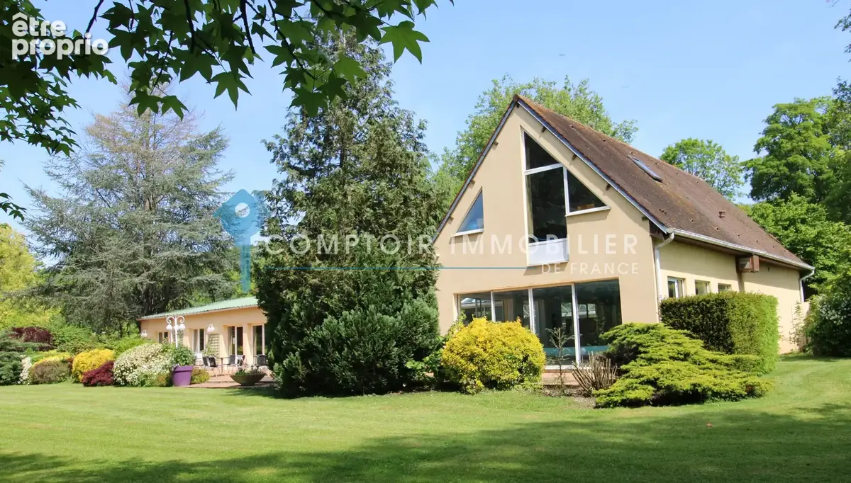 A vendre Proche Anet Dpt (28) Eure et Loir Propriété de charme et de sa magnifique chapelle sur 1,7 ha environ - photo 3