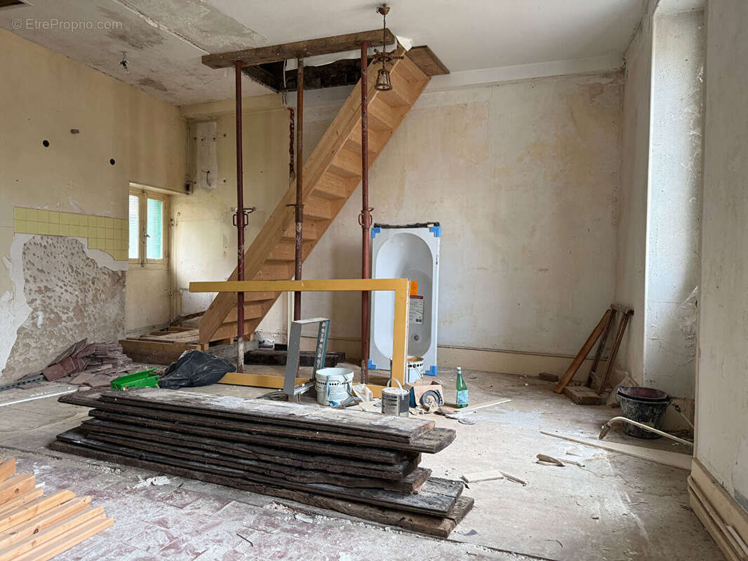 Appartement à MOULINS-ENGILBERT