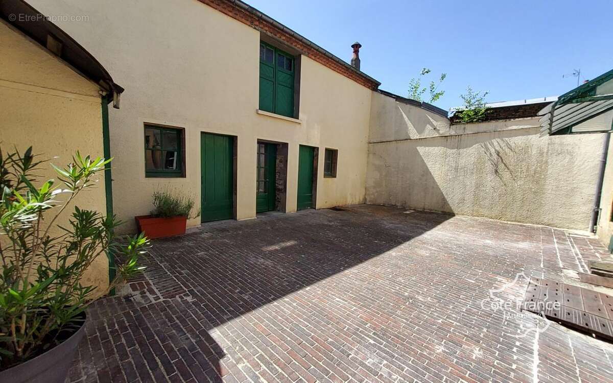 Maison à MONTHERME