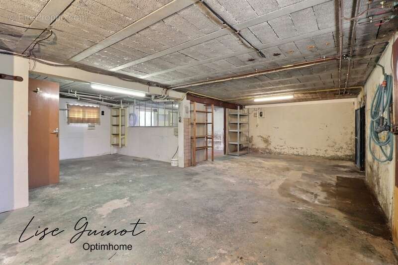 Maison à LES CLAYES-SOUS-BOIS