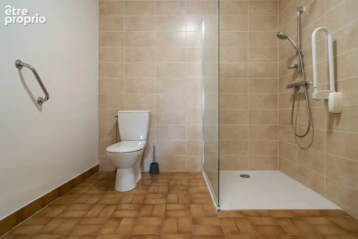 CARCASSONNE - VILLEGAILHENC  Maison  T6 325m² (179m²) avec cour, patio, terrasse 2 vastes garages - photo 15