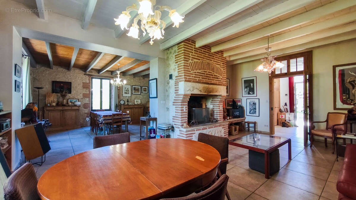 Maison à CAZES-MONDENARD