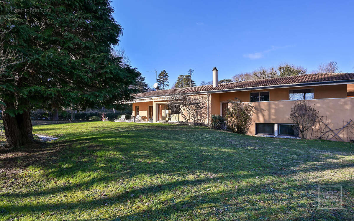 Maison à SAINT-CYR-AU-MONT-D'OR