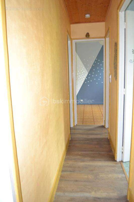 À vendre : Maison élevée sur sous-sol dans un quartier calme et recherché - photo 20