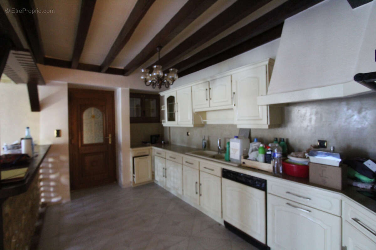 Maison à CHATEAUNEUF-VAL-DE-BARGIS