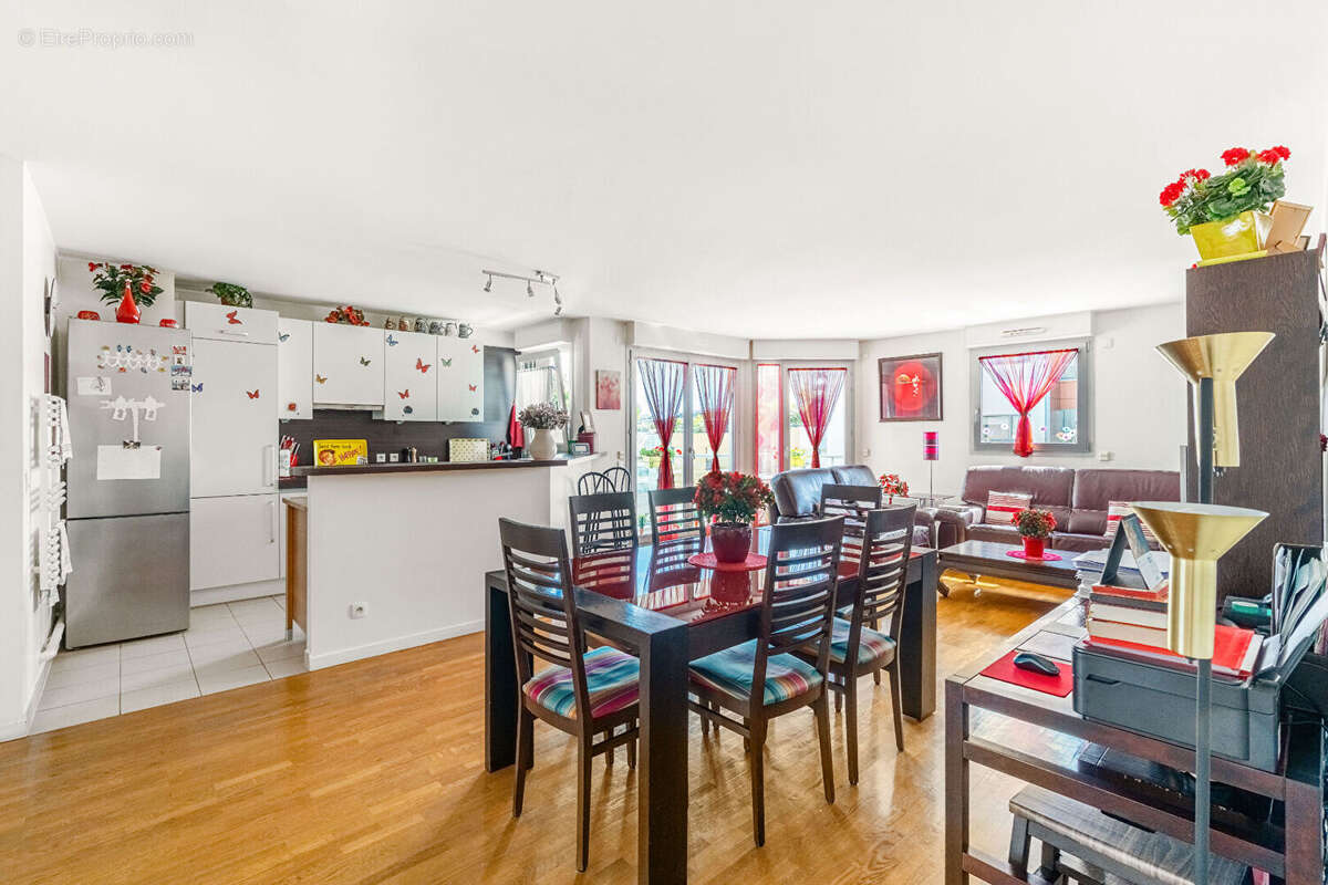 Appartement à PARIS-17E