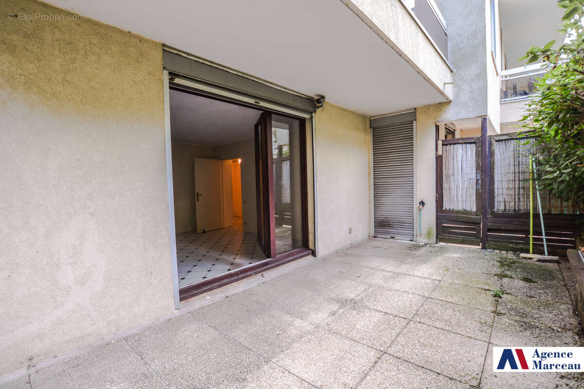 Appartement à COURBEVOIE