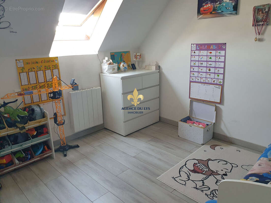 Maison à SAINT-LEU-D&#039;ESSERENT