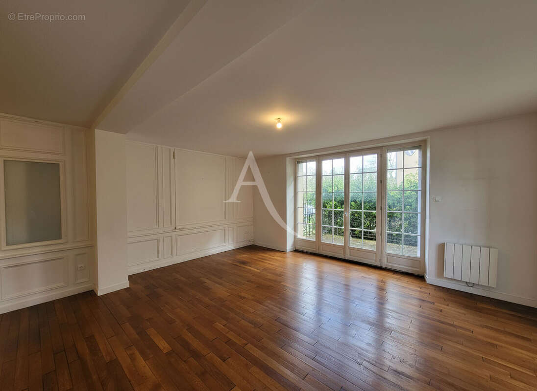 Appartement à GUIGNES
