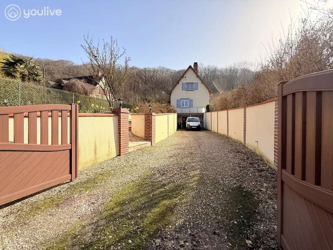 Maison à CANY-BARVILLE