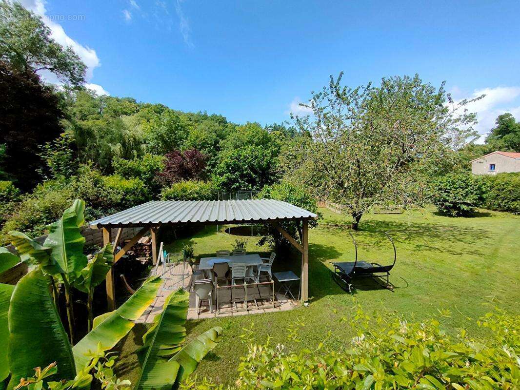 Maison à MORTAGNE-SUR-SEVRE