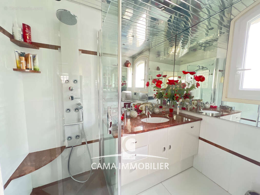 Maison à FONTENAY-LE-FLEURY