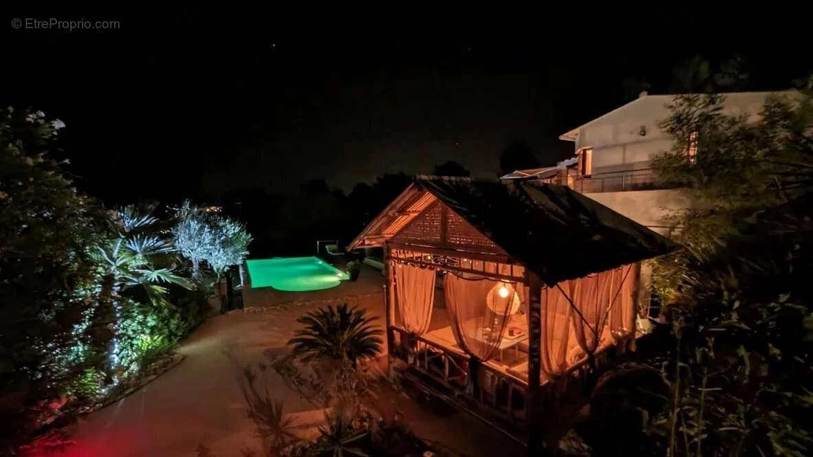 Maison à TOURRETTES