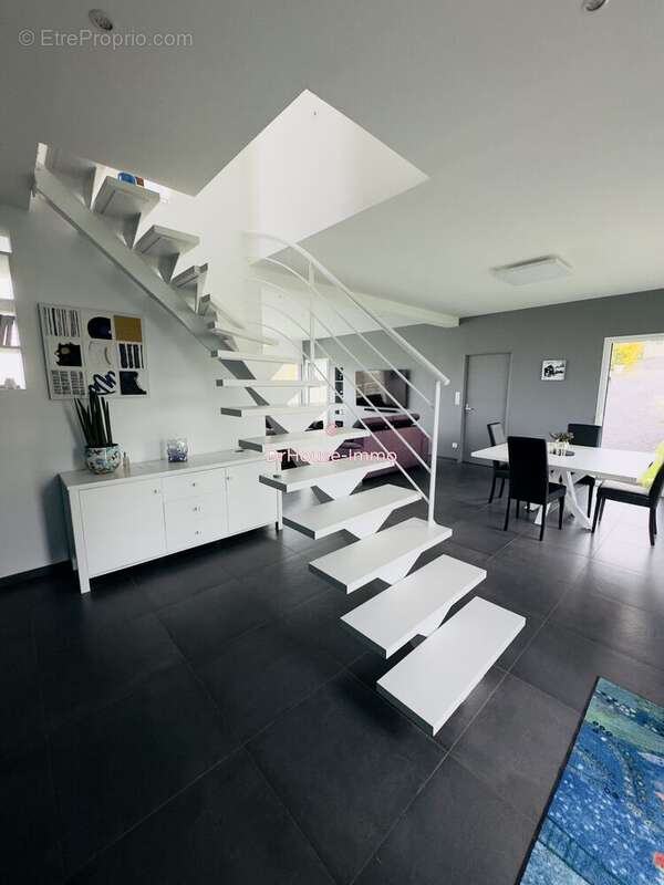 Maison à BRUAY-LA-BUISSIERE