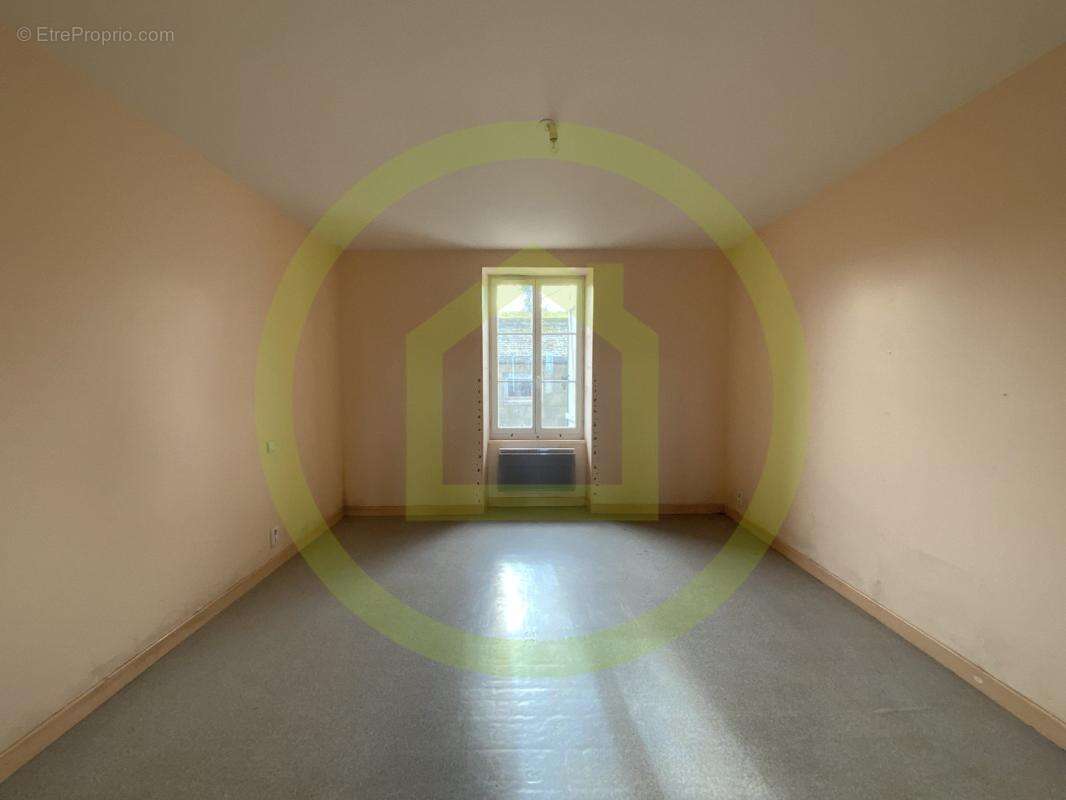 Maison à ORSENNES